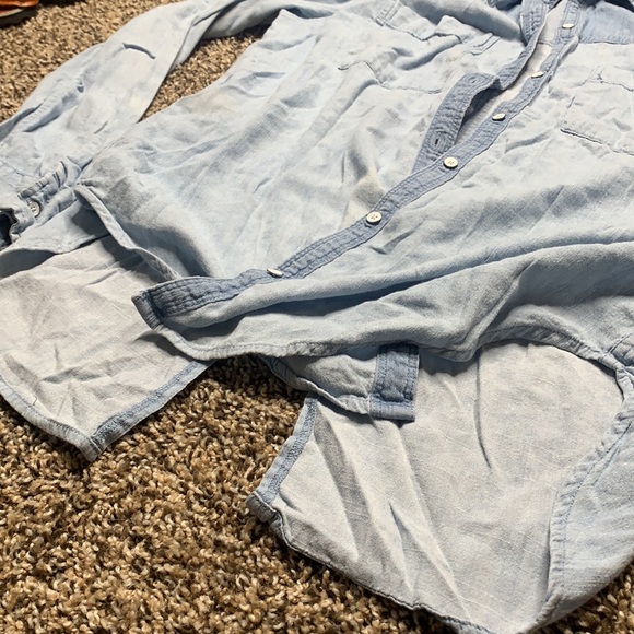 Woman’s Hollister top - Picture 5 of 6